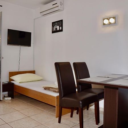 Apartments Victoria Trogir Exterior foto