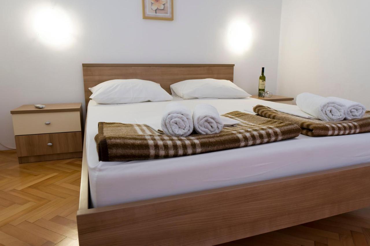 Apartments Victoria Trogir Exterior foto