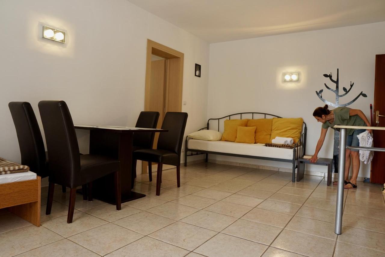 Apartments Victoria Trogir Exterior foto